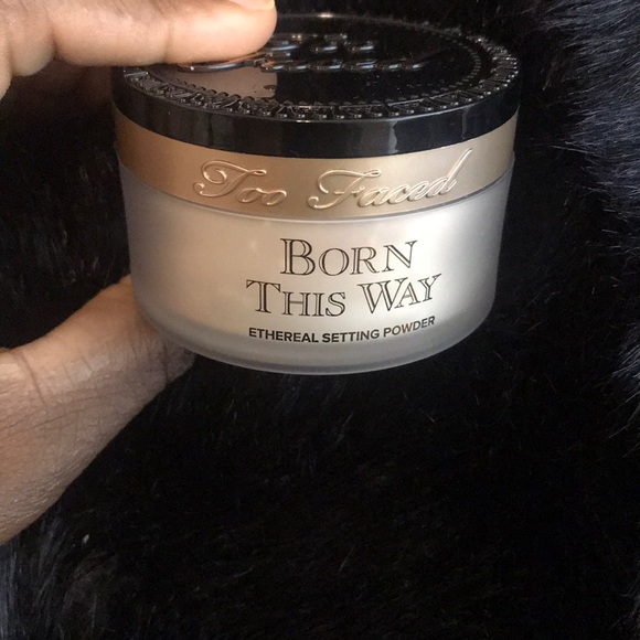 Too Faced Other - Major 🗝 sale: Born this way Translucent powder